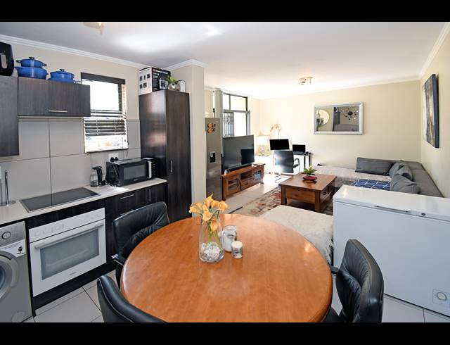 2 BEDROOM APARTMENT FOR SALE IN NORTH RIDING AH